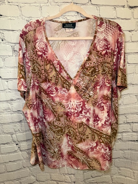 The great American sportswear co Tops - Pink and Tan Paisley V-Neck Short Sleeve Top